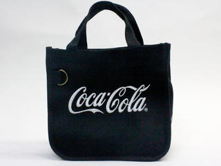 コカコーラ公式 ボトル刺繍ミニトート ブラック