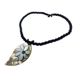 ピュアビーズネックレス リーフ＆ティアレ ブラック