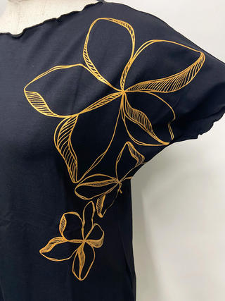 PUKANA ノースリーブストレッチTシャツ ラメプリント プルメリアブラック ML&XL