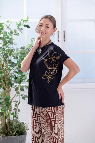 PUKANA ノースリーブストレッチTシャツ ラメプリント プルメリアブラック ML&XL