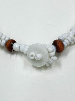 ピュアビーズネックレス モンステラスカルプ ホワイト