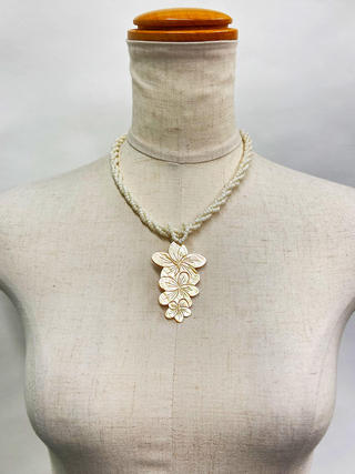 ピュアビーズネックレス トリプルプルメリア ホワイト